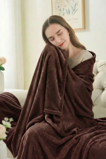 Soft and Cozy Brown Fleece Throw Blanket for Ultimate Comfort