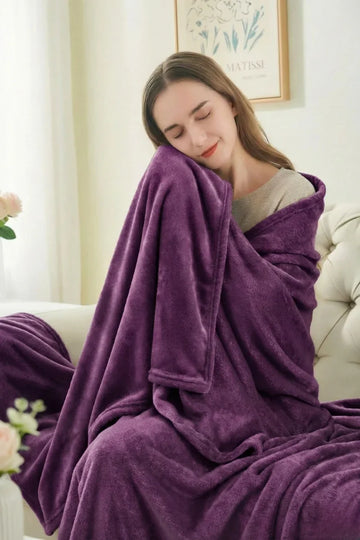 Soft and Cozy PURPLE Fleece Throw Blanket for Ultimate Comfort