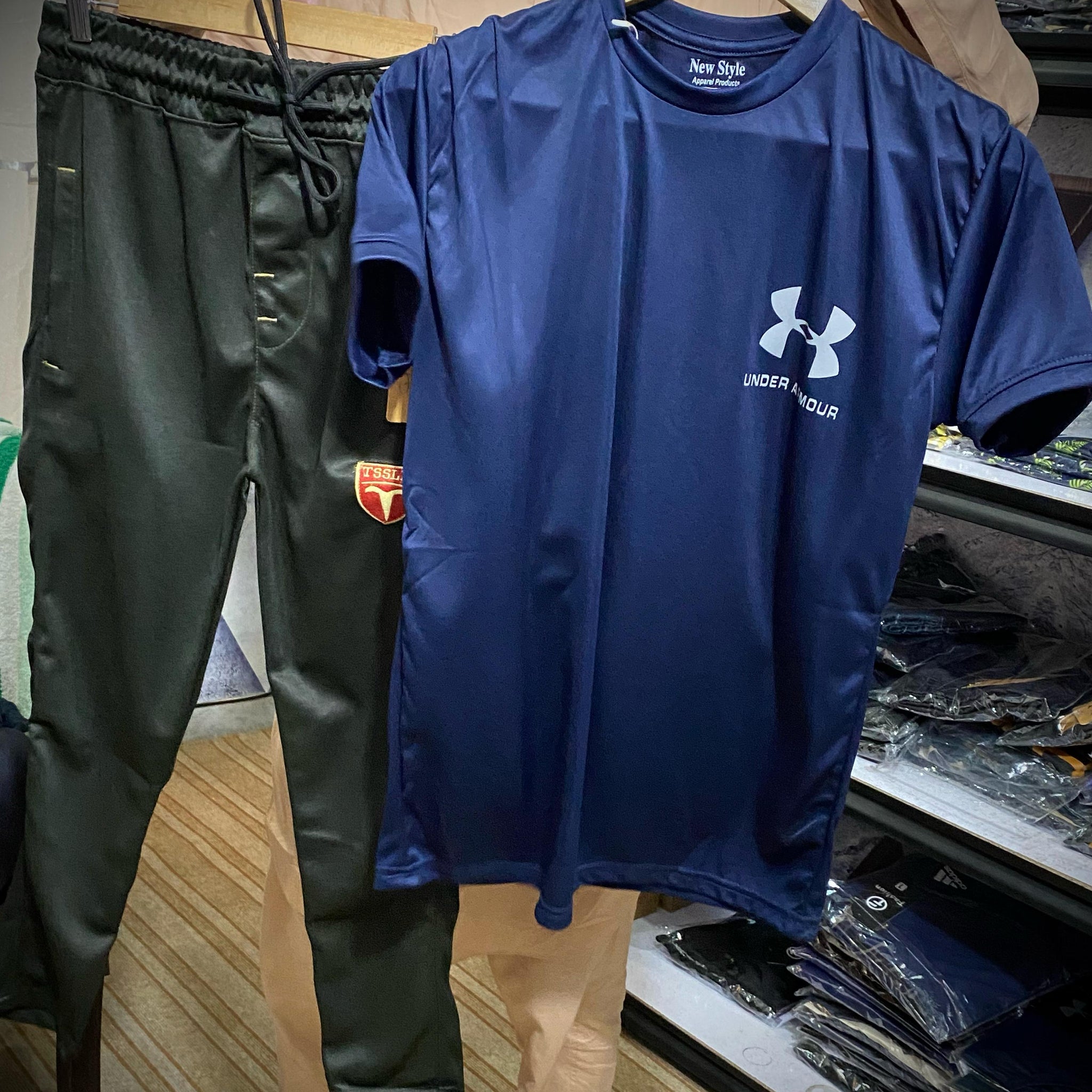 UNDERAMRMOUR TRACK SUIT