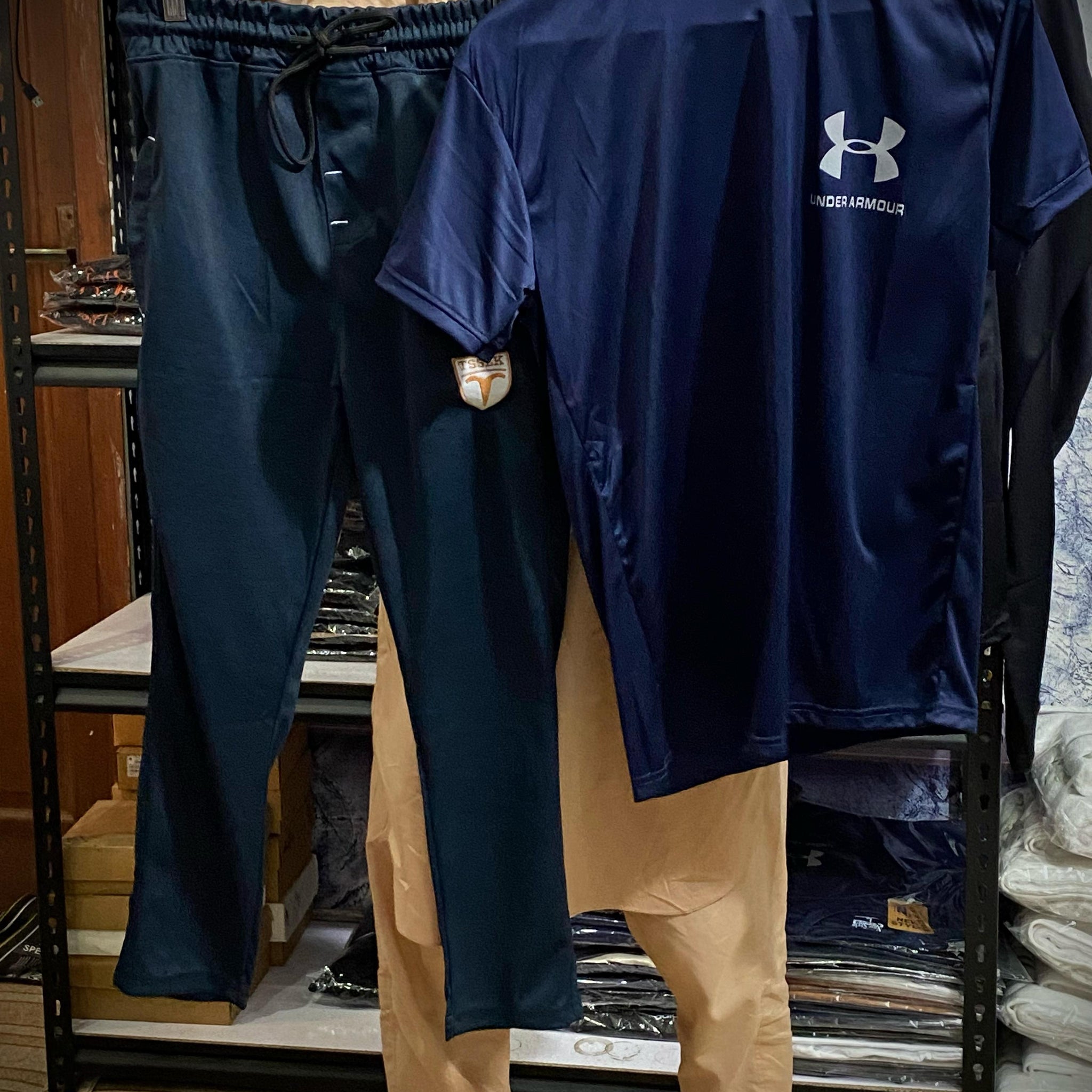 UNDERAMRMOUR TRACK SUIT