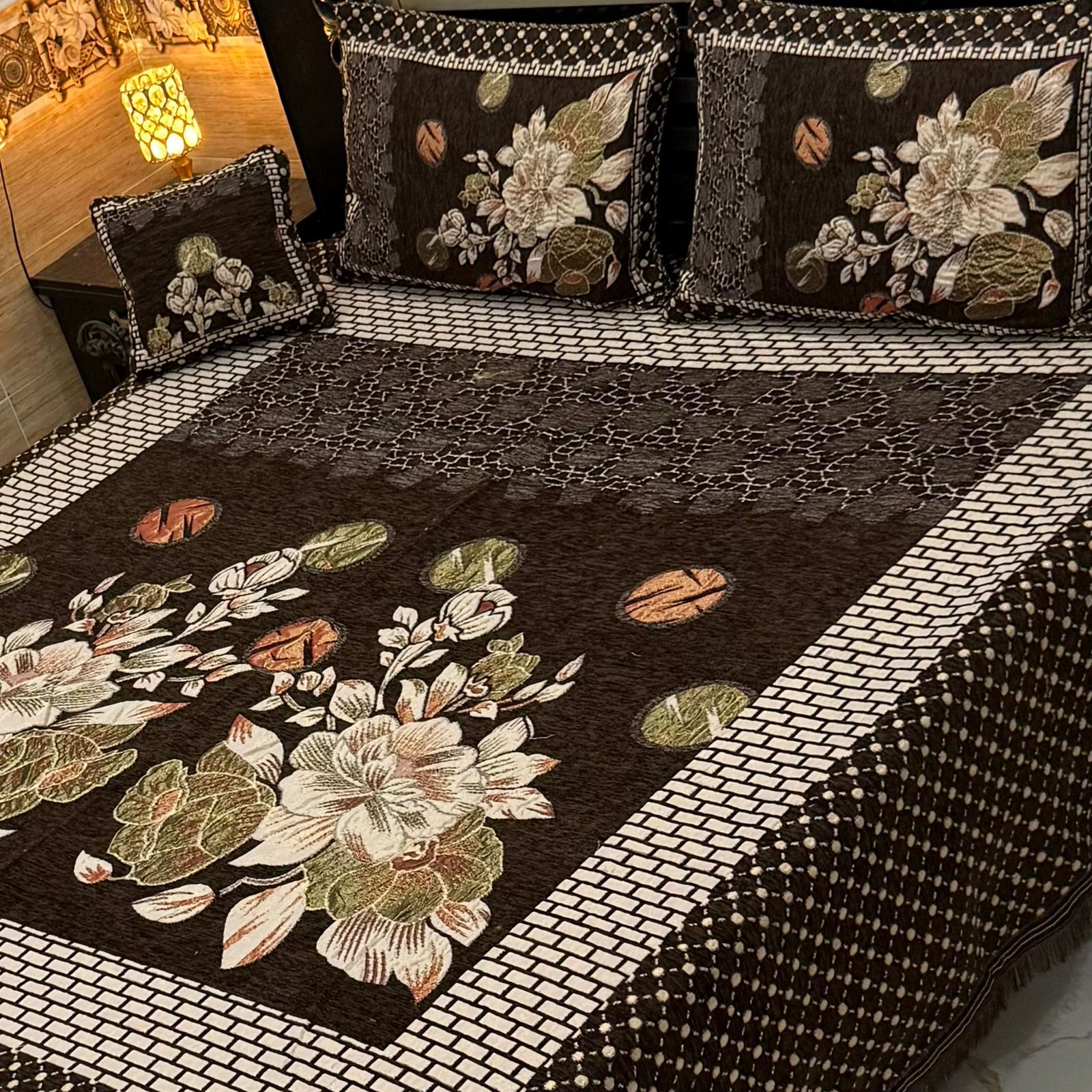 4Pc Velvet Jaquard Bedsheet |King Size | Velvet Jaquard