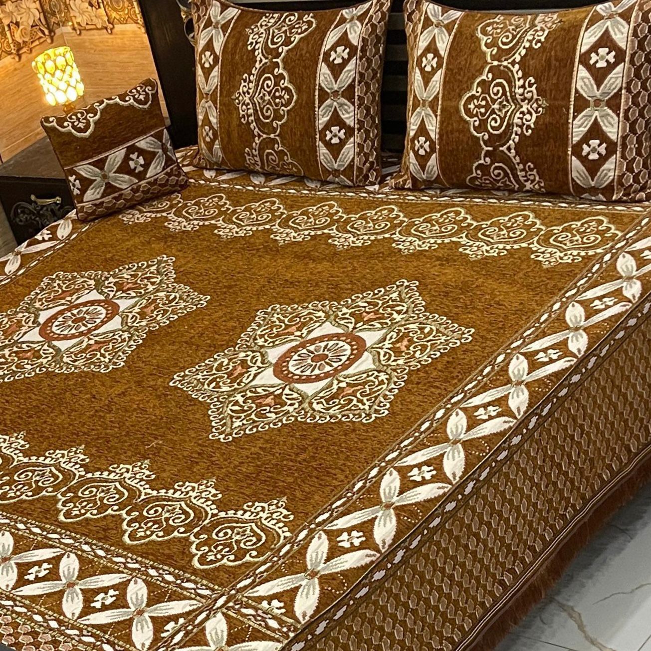 4Pc Velvet Jaquard Bedsheet |King Size | Velvet Jaquard Mustard 2 star